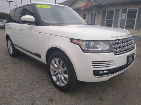 Used 2016 Land Rover Range Rover HSE image 3
