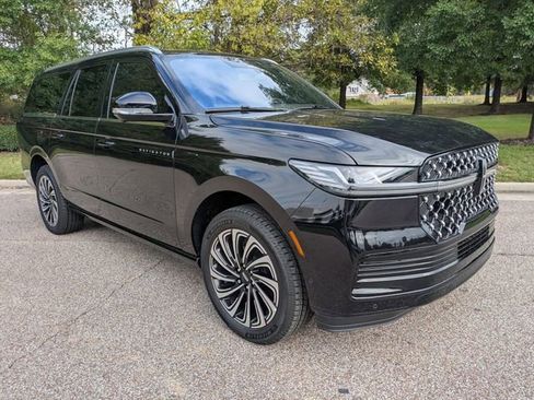 New 2025 Lincoln Navigator Reserve w/ Jet Appearance Package image 5