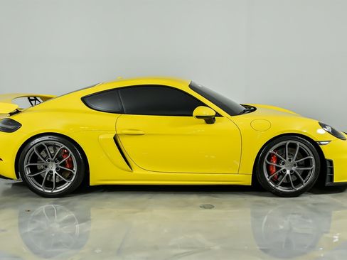 Used 2020 Porsche 718 Cayman GT4 image 14