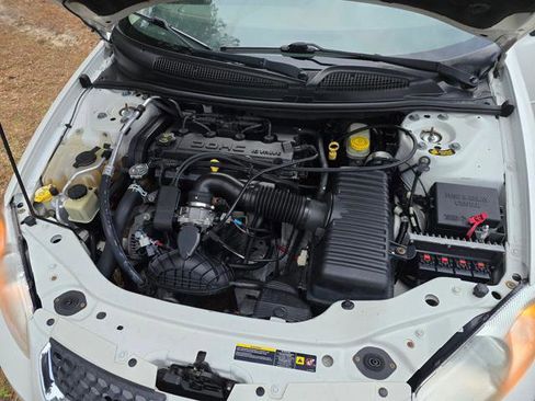 Used 2005 Dodge Stratus SXT image 8