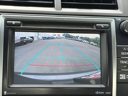 Used 2014 Toyota Camry XLE w/ Leather Package FWD image 21