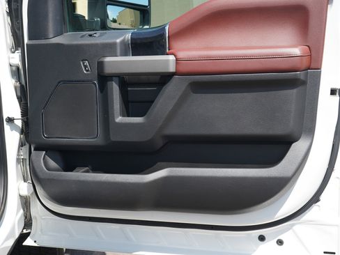 Used 2022 Ford F350 Platinum AWD/4WD image 9