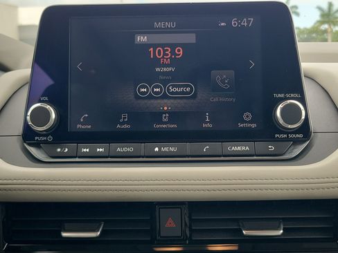 Used 2022 Nissan Rogue SL FWD image 19
