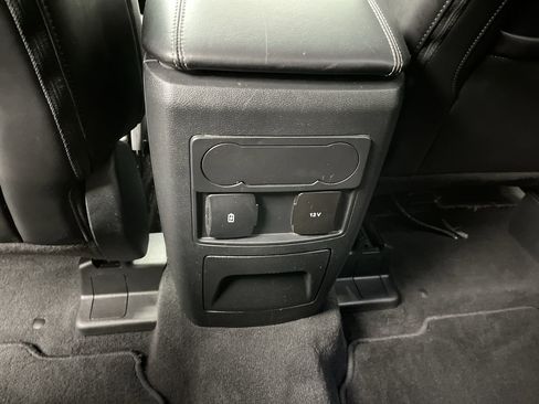 Certified 2022 Ford Explorer XLT w/ Equipment Group 202A AWD/4WD image 13