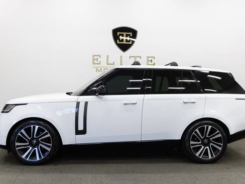 Used 2023 Land Rover Range Rover SE AWD/4WD image 2