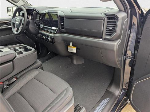 New 2025 GMC Sierra 1500 SLE image 19