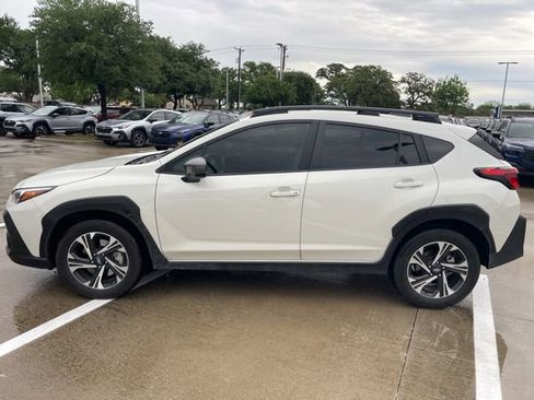 Used 2024 Subaru Crosstrek 2.0i Premium image 5