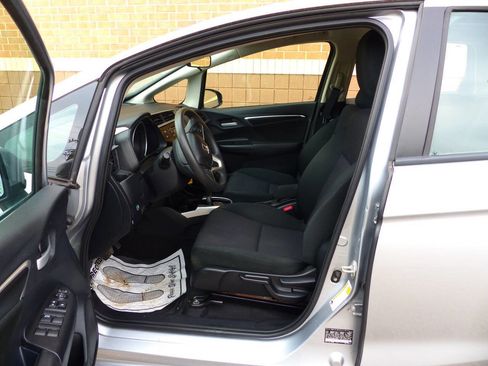 Used 2019 Honda Fit LX image 22