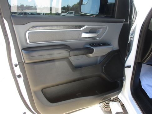 Used 2019 RAM 1500 Big Horn image 4