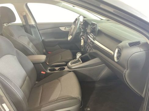 Used 2024 Kia Forte LXS w/ LXS Technology Package image 35