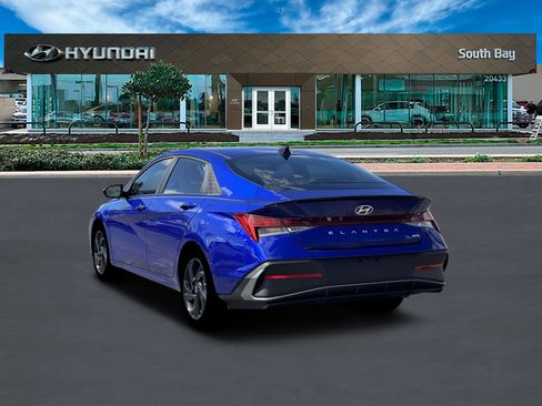 New 2026 Hyundai Elantra Sport image 5