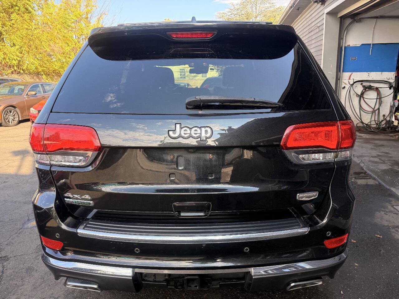 Used 2016 Jeep Grand Cherokee Summit w/ Skid Plate Group AWD/4WD image 6