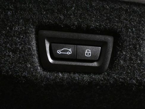 Used 2026 BMW 530i xDrive w/ M Sport Package image 39