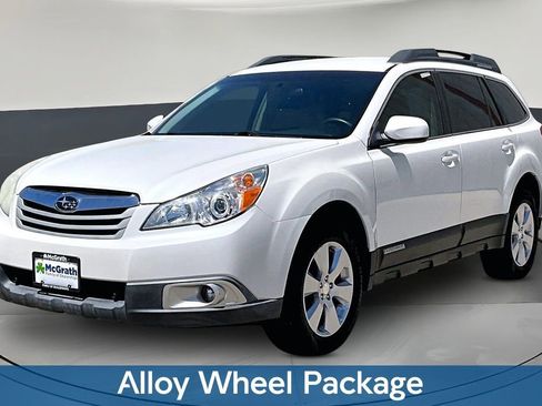 Used 2012 Subaru Outback 2.5i w/ Alloy Wheel Pkg AWD/4WD image 3