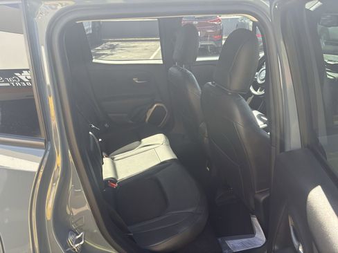 Used 2017 Jeep Renegade Trailhawk image 22