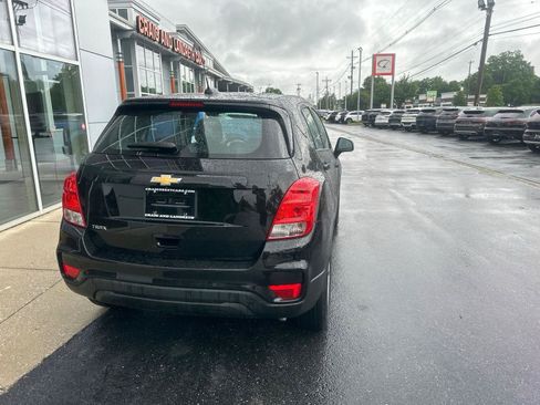 Used 2020 Chevrolet Trax LS FWD image 3