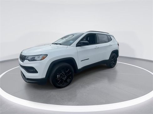 New 2026 Jeep Compass Latitude image 4