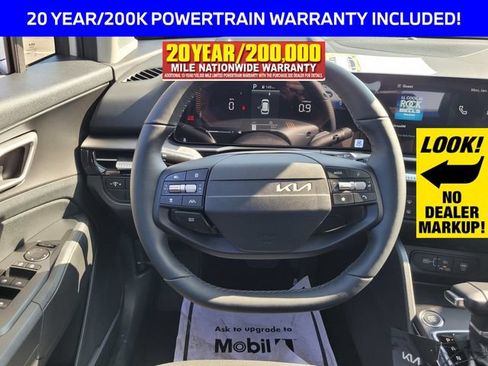 New 2026 Kia Sportage LX FWD image 12