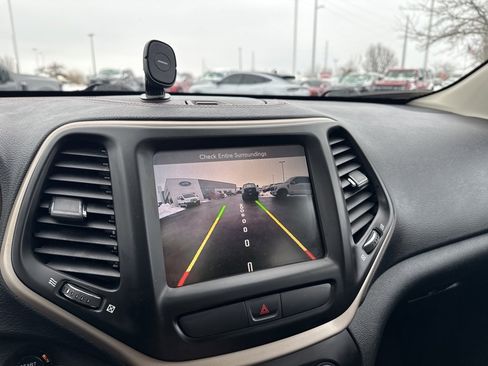 Used 2016 Jeep Cherokee 75th Anniversary image 24