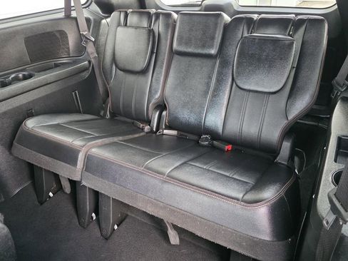 Used 2019 Dodge Grand Caravan GT image 14