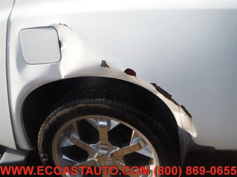 Used 2004 Nissan Armada SE Off-Road w/ (SR1) Sunroof Pkg (SE OR) image 11