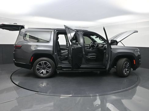 Used 2022 Jeep Wagoneer Series III w/ Convenience Group I AWD/4WD image 45