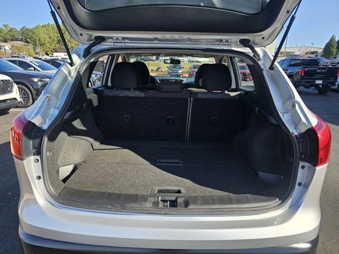 Used 2017 Nissan Rogue Sport SV image 9