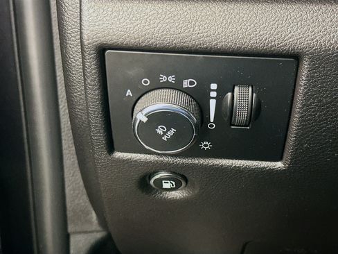 Used 2018 Jeep Grand Cherokee Limited AWD/4WD image 17