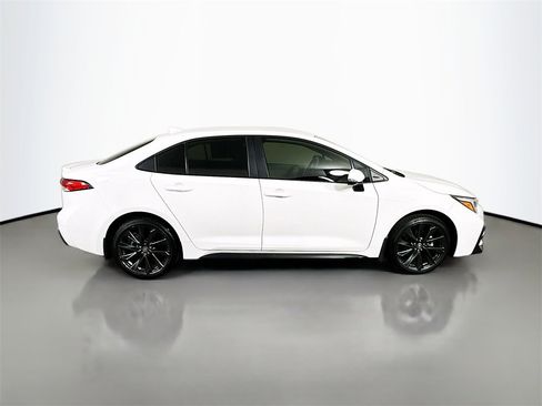 Used 2025 Toyota Corolla SE image 7