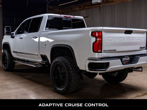 Used 2024 Chevrolet Silverado 2500 High Country w/ Technology Package image 7