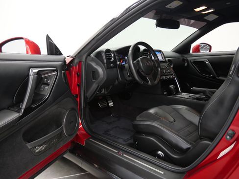 Used 2015 Nissan GT-R Premium AWD/4WD image 21