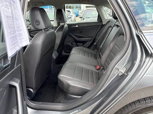 Used 2024 Volkswagen Jetta SE FWD image 13