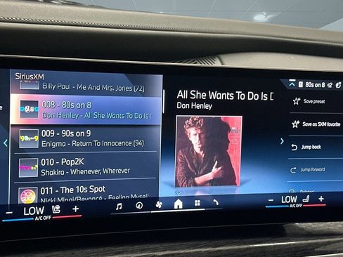 Used 2025 BMW i7 xDrive60 image 25