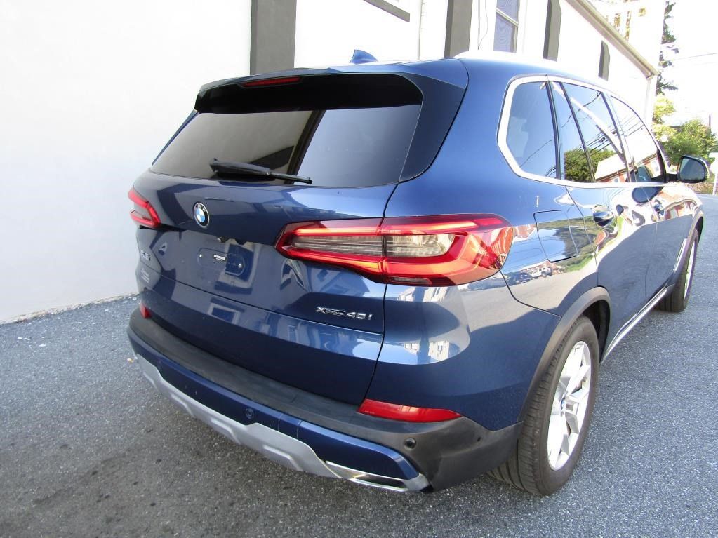 Used 2019 BMW X5 xDrive40i w/ Convenience Package AWD/4WD image 4