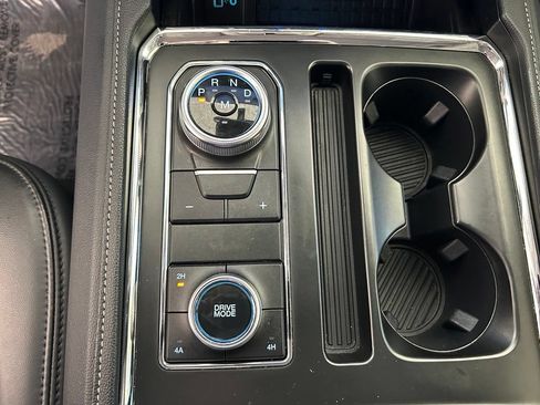 Used 2024 Ford Expedition XLT AWD/4WD image 53