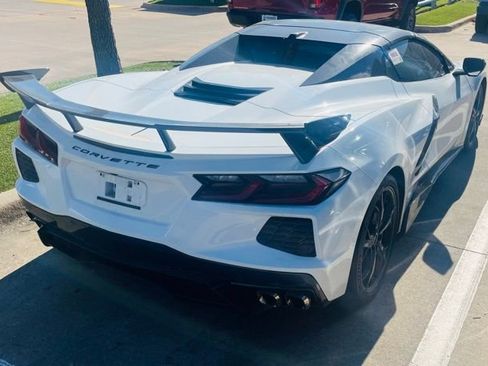 Used 2021 Chevrolet Corvette Stingray Premium Conv w/ Z51 Performance Package image 2
