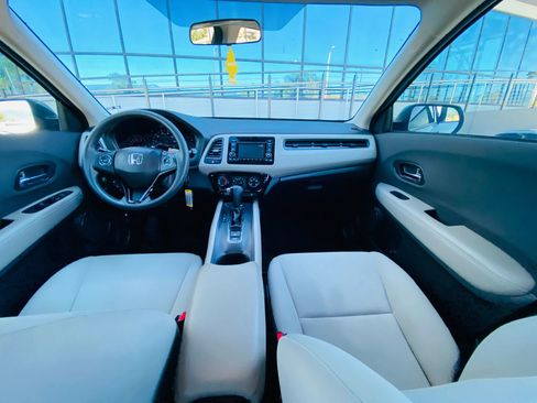 Used 2019 Honda HR-V LX image 35