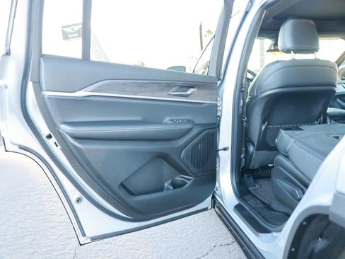 New 2025 Jeep Grand Cherokee L Limited image 31