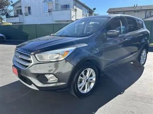 Used 2017 Ford Escape SE image 1
