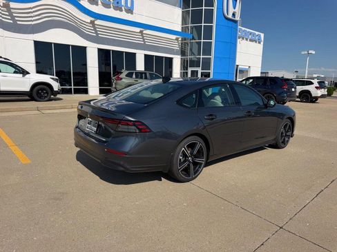 New 2026 Honda Accord SE image 2