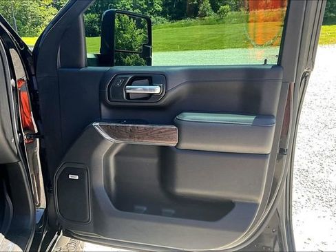 Used 2021 GMC Sierra 2500 Denali w/ Denali Ultimate Package AWD/4WD image 24