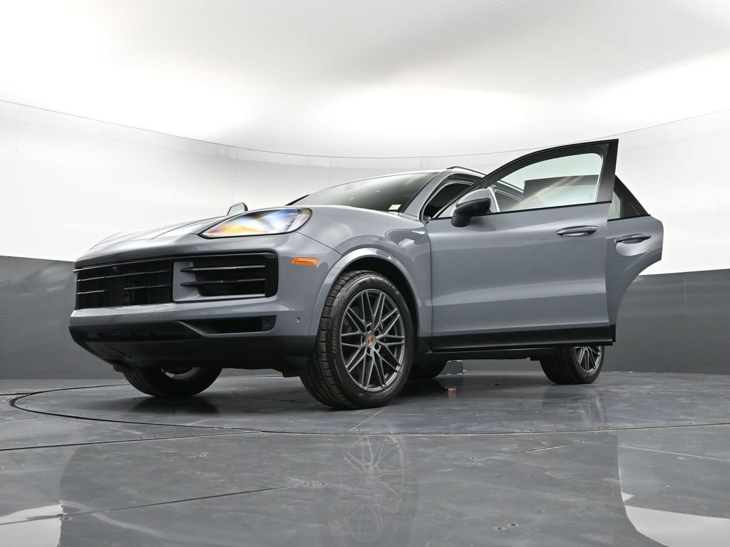Certified 2026 Porsche Cayenne AWD/4WD image 38