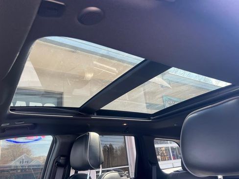 Used 2021 Jeep Grand Cherokee Overland image 19