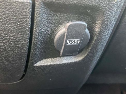 Used 2020 RAM 1500 Classic SLT w/ Luxury Group image 4