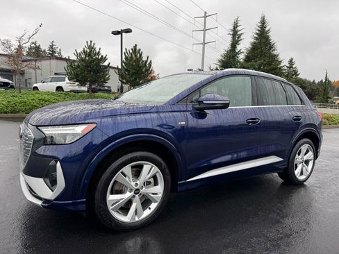 Used 2023 Audi Q4 e-tron Premium Plus image 4