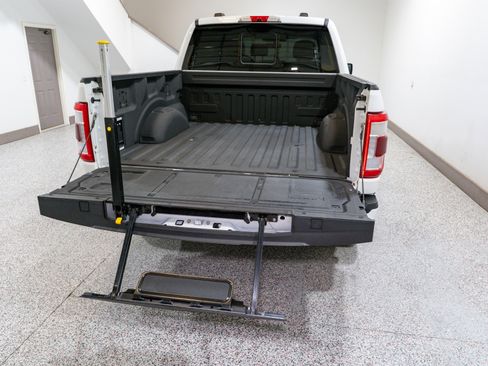 Used 2021 Ford F150 Limited image 11