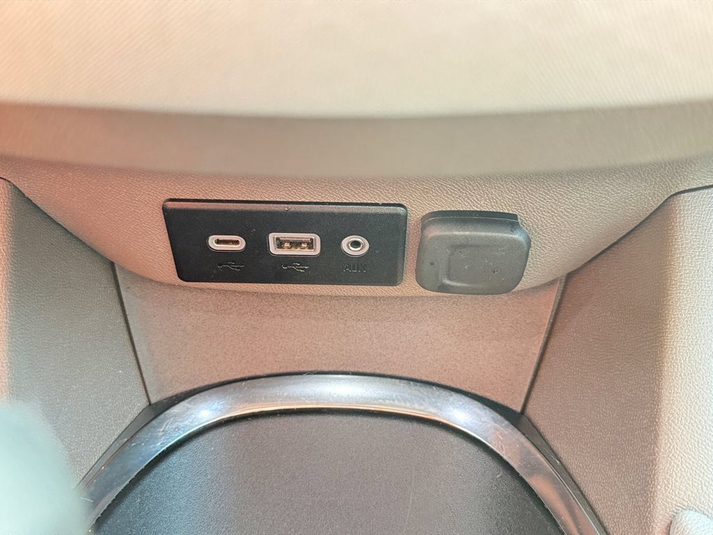 Used 2024 Chevrolet Malibu LT FWD image 32