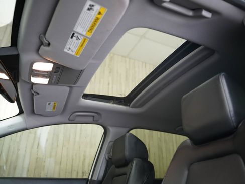 Used 2018 Honda CR-V Touring image 25