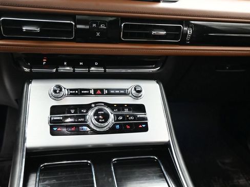 Used 2024 Lincoln Aviator Reserve w/ Equipment Group 201A AWD/4WD image 21
