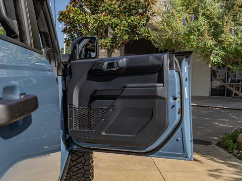 Used 2025 Ford Bronco Badlands AWD/4WD image 31